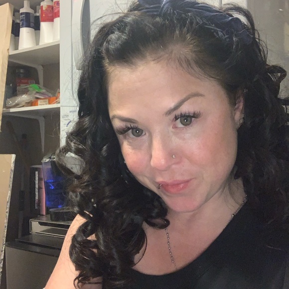 Meet your Posher, Samantha - Picture 1 of 1